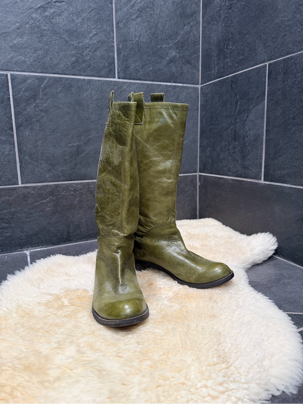 VINTAGE olive green Jeffrey Campbell pull on leather boots
